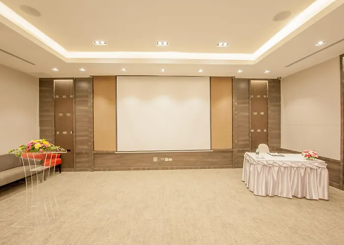 Отель Arize Sukhumvit Бангкок