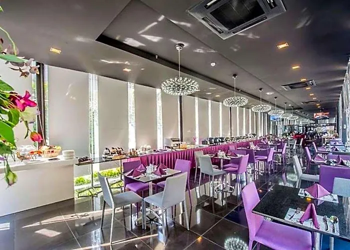Отель Arize Sukhumvit